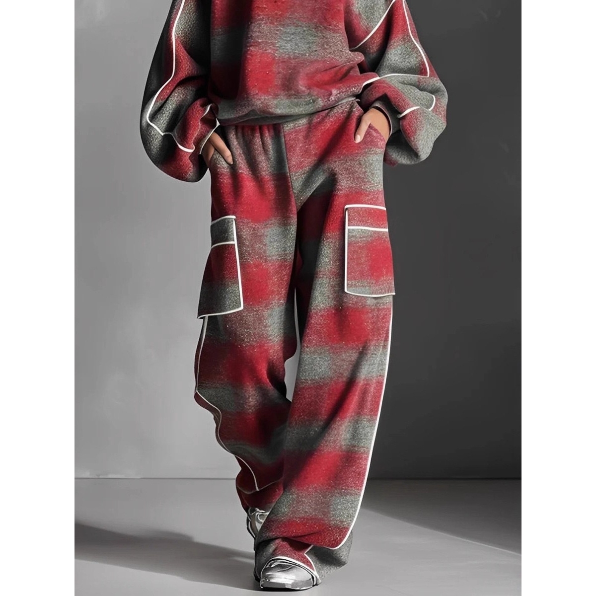 Street Fashion Look - Conjunto de Pantalones y Sudadera de