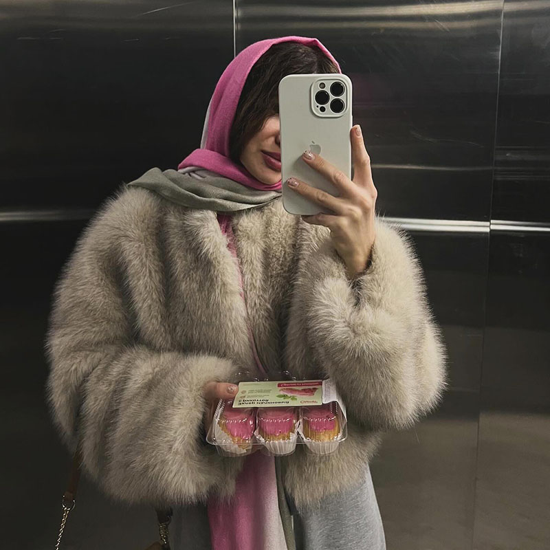 Abrigo Corto de Piel Sintética - Street Fashion Week reseña y precio