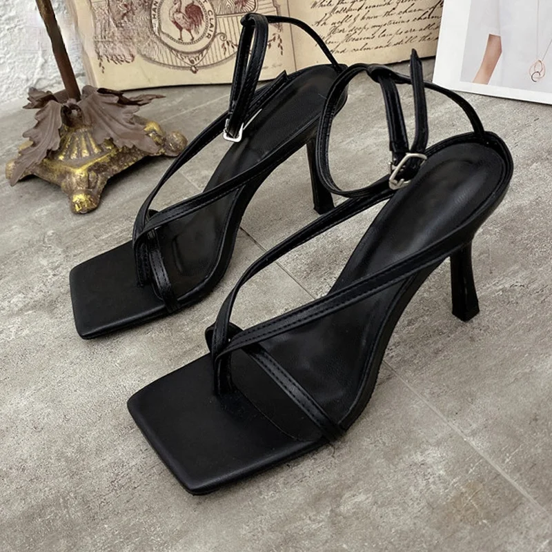 Sandalias de gladiador con tac - Street Fashion Look reseña y precio