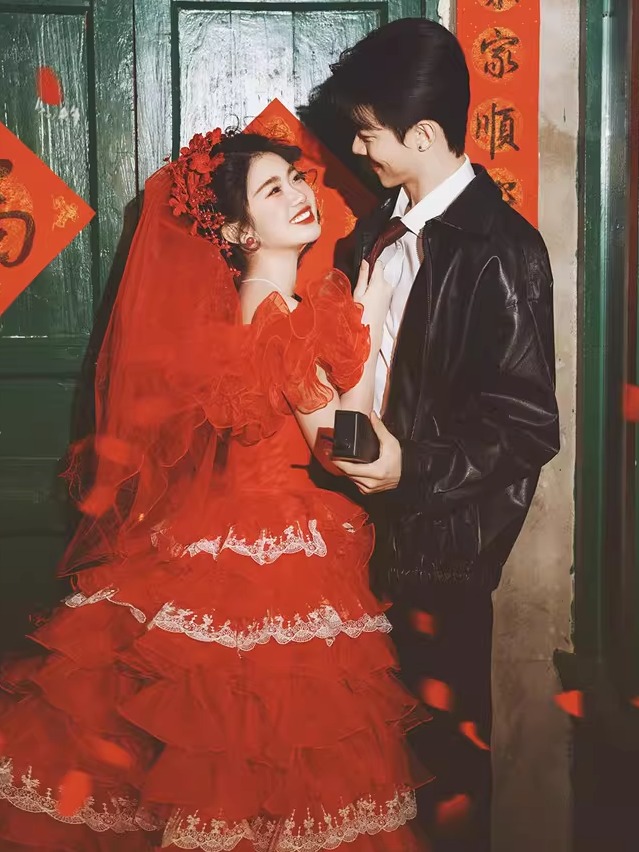 Vestido de Novia Rojo Estilo V - Street Fashion Photographers reseña y precio